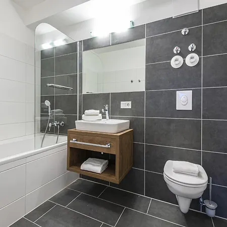 Cosy In Salzburg Without Deposit Apartment